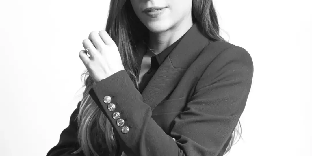 foto portada de revista mujeres a seguir de violeta porte