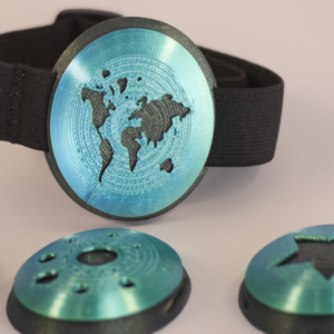 Brazalete Escudo Verde Espacial + Fornitura Azul Metalizado